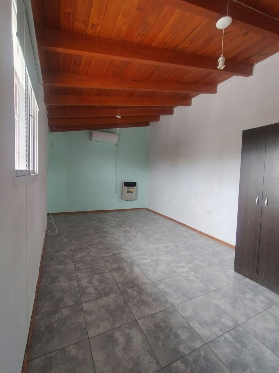 001 Casa tres dormitorios en Crisol Norte con cochera, patio y asador - 14