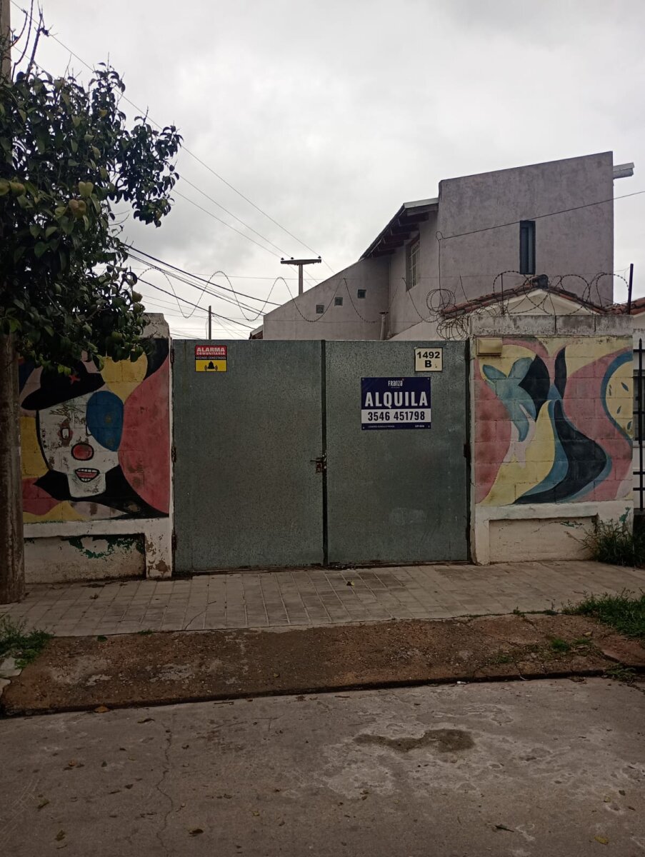 001 Casa tres dormitorios en Crisol Norte con cochera, patio y asador