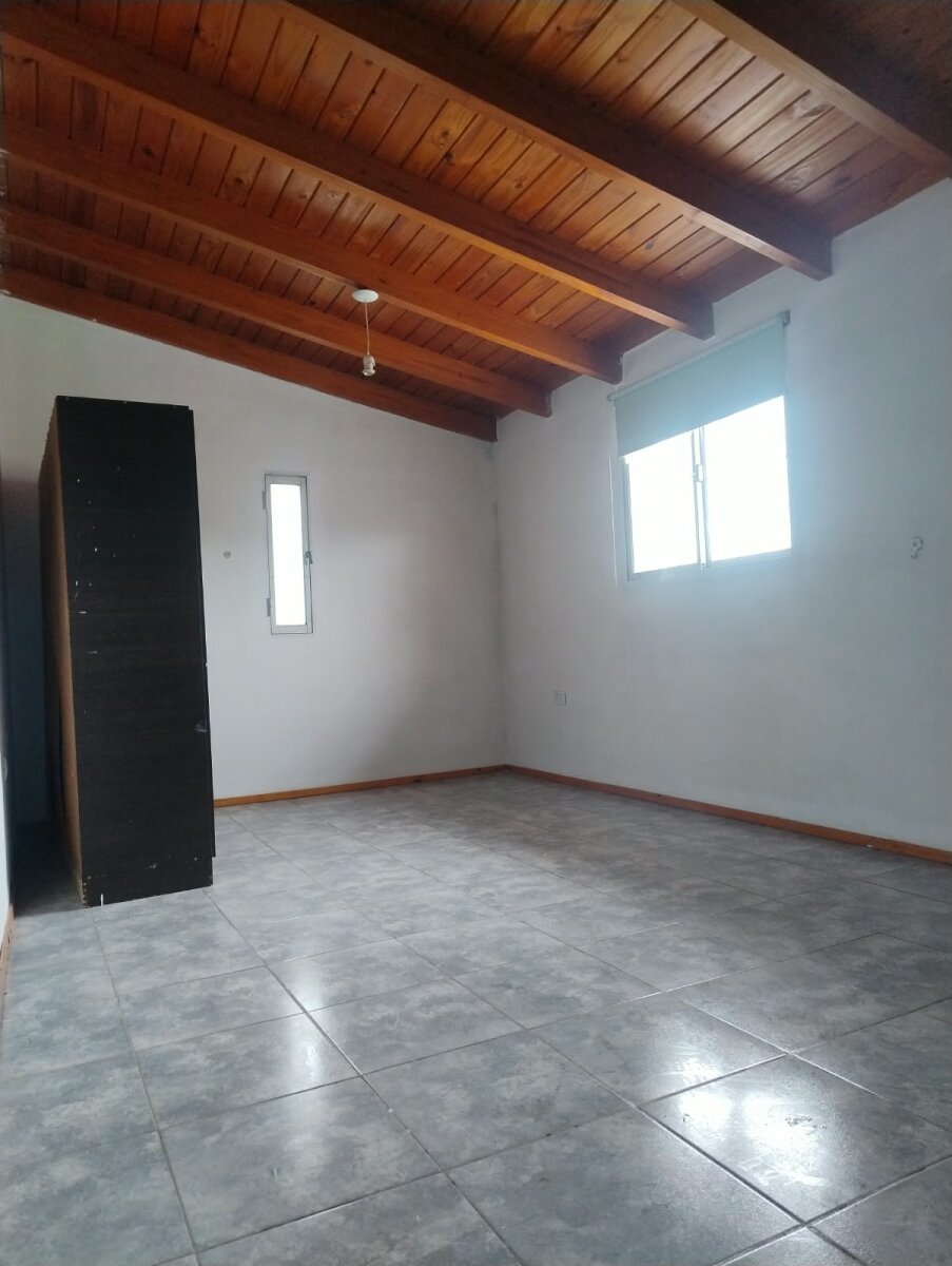001 Casa tres dormitorios en Crisol Norte con cochera, patio y asador - 18