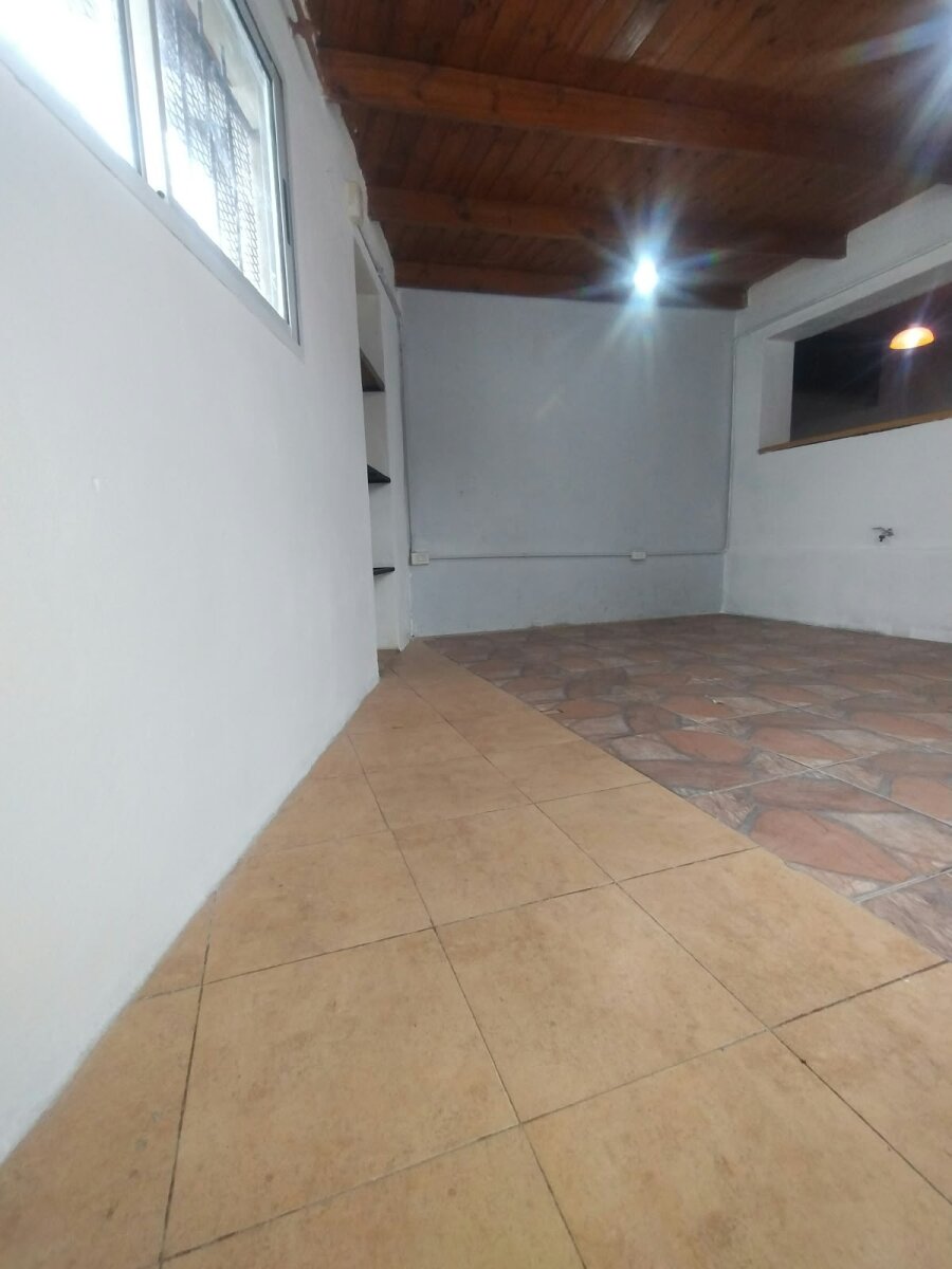 001 Casa tres dormitorios en Crisol Norte con cochera, patio y asador - 3