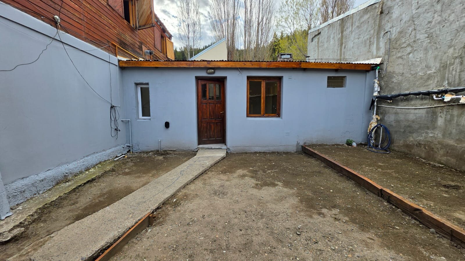DEPARTAMENTO DE 1 DORMITORIO CON PATIO RECIENTEMENTE REMODELADO — foto 2