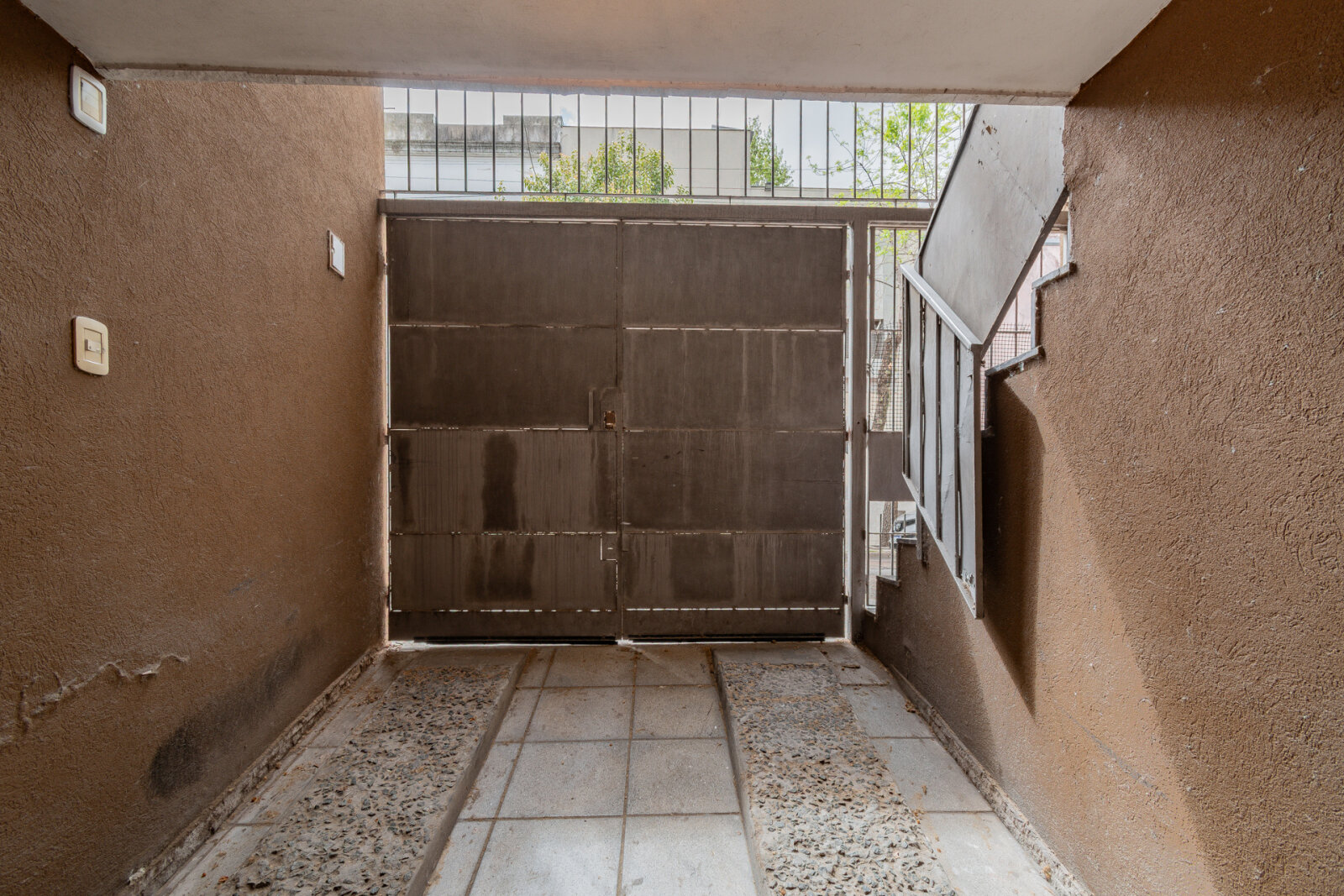 Venta. Casa 4 ambientes. Reciclada. Cochera. Patio. Quincho. Flores - 40