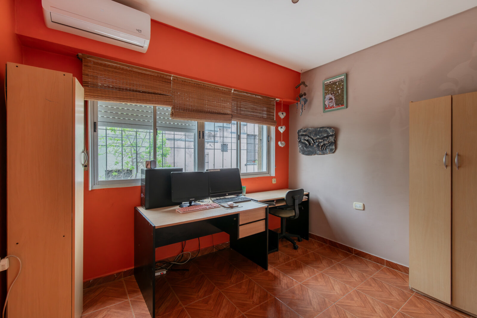 Venta. Casa 4 ambientes. Reciclada. Cochera. Patio. Quincho. Flores - 23