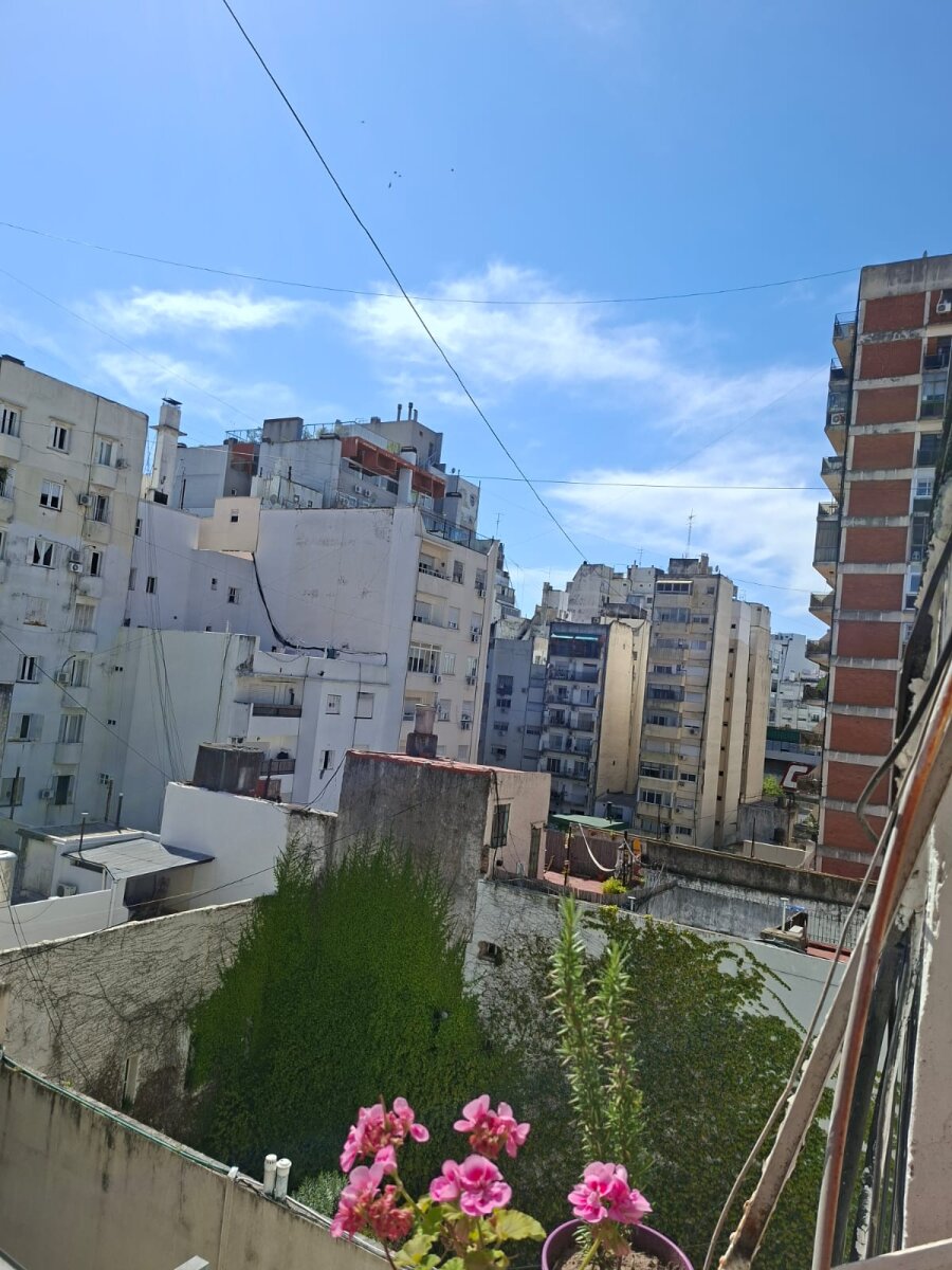 RECOLETA - LARREA 1300 - SEÑORIAL 4 AMB CON DEP. MUY LUMINOSO - 90m2 - U$S190.000 — foto 3