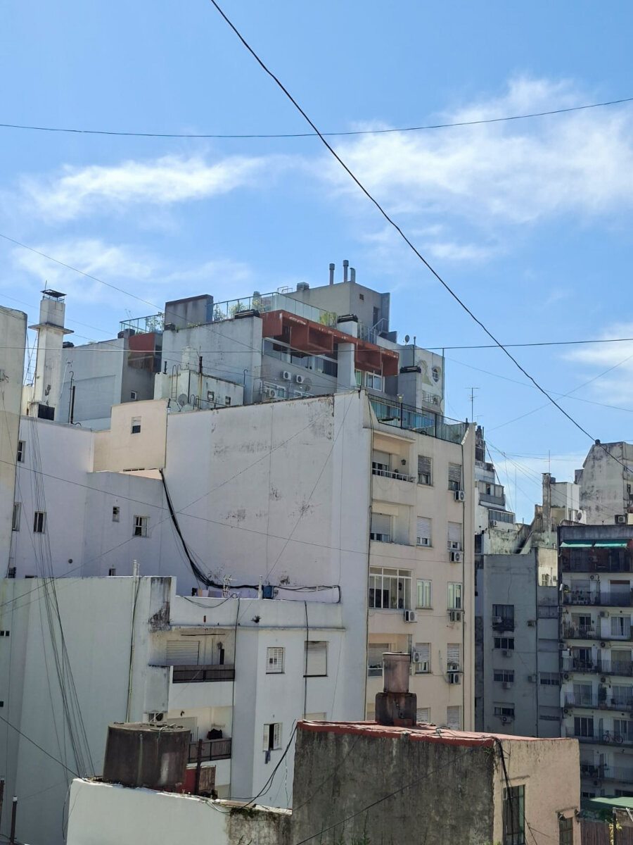 RECOLETA - LARREA 1300 - SEÑORIAL 4 AMB CON DEP. MUY LUMINOSO - 90m2 - U$S190.000 - 32