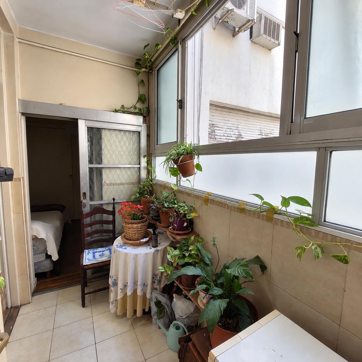 RECOLETA - LARREA 1300 - SEÑORIAL 4 AMB CON DEP. MUY LUMINOSO - 90m2 - U$S190.000 - 18