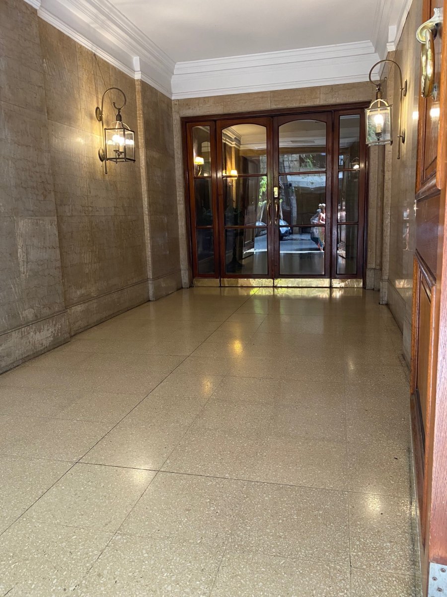RECOLETA - LARREA 1300 - SEÑORIAL 4 AMB CON DEP. MUY LUMINOSO - 90m2 - U$S190.000 - 24