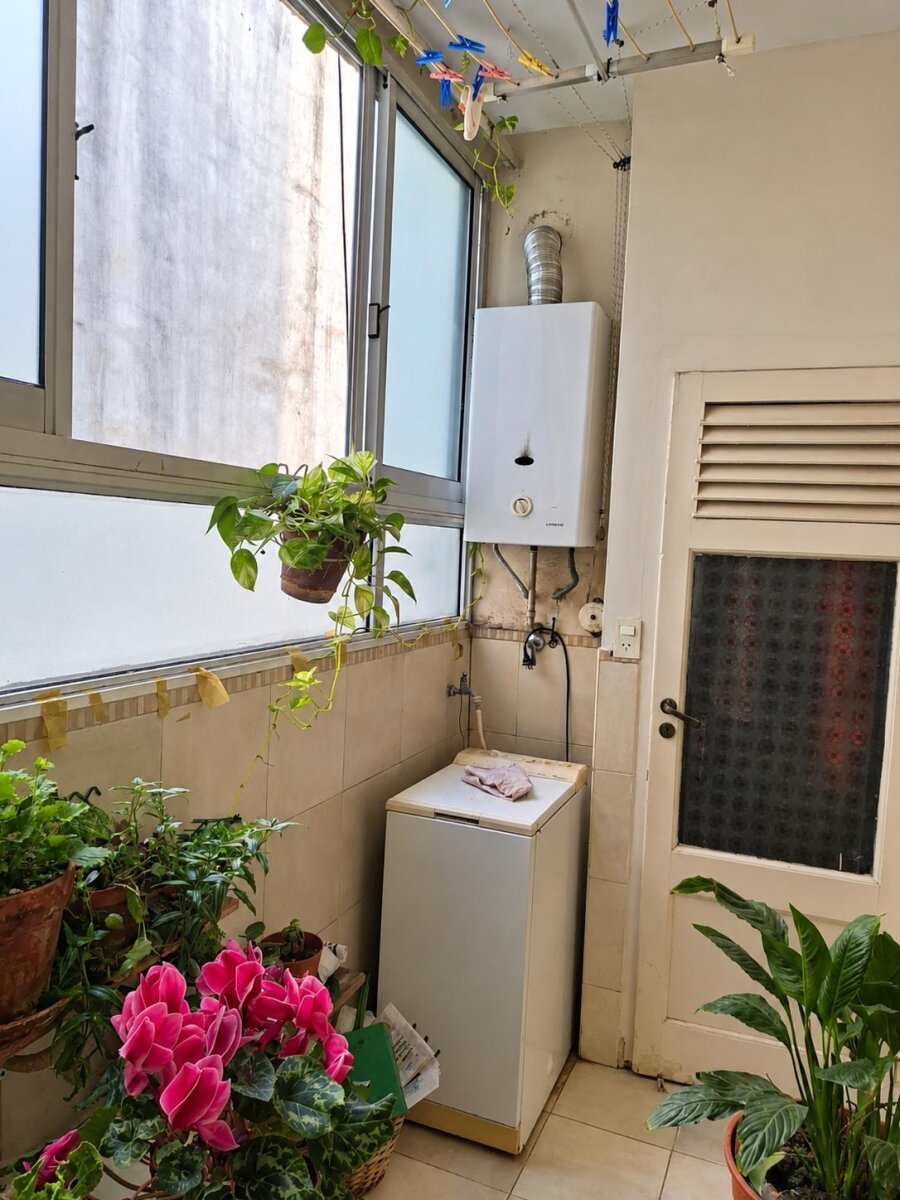 RECOLETA - LARREA 1300 - SEÑORIAL 4 AMB CON DEP. MUY LUMINOSO - 90m2 - U$S190.000 - 17