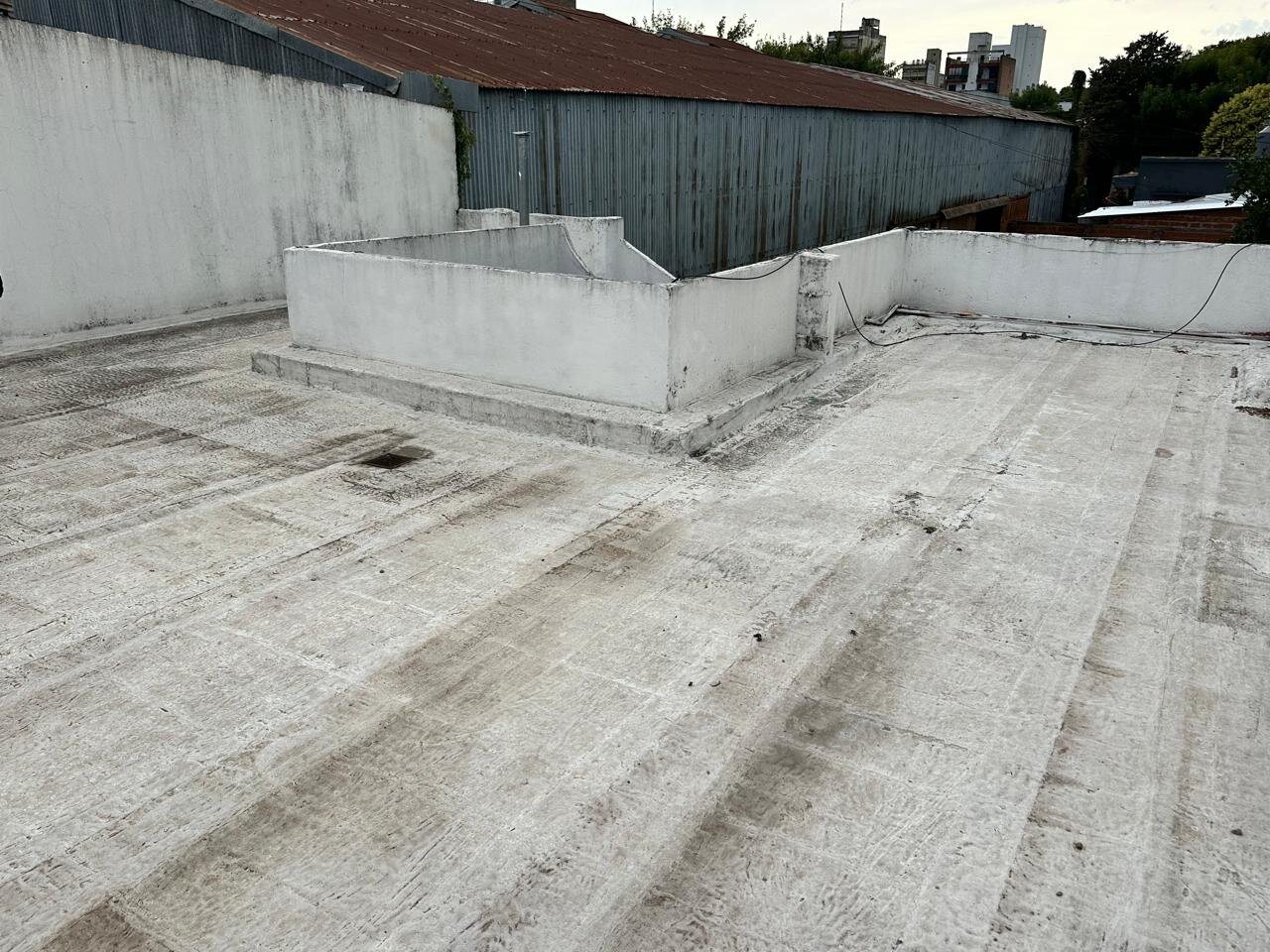 VENTA DEPARTAMENTO DE PASILLO 2 DORMITORIOS GABOTO 1200 - Patio y terraza - 15