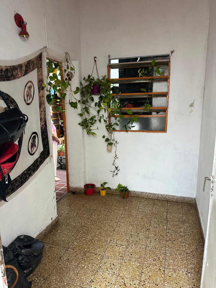 VENTA DEPARTAMENTO DE PASILLO 2 DORMITORIOS GABOTO 1200 - Patio y terraza - 6