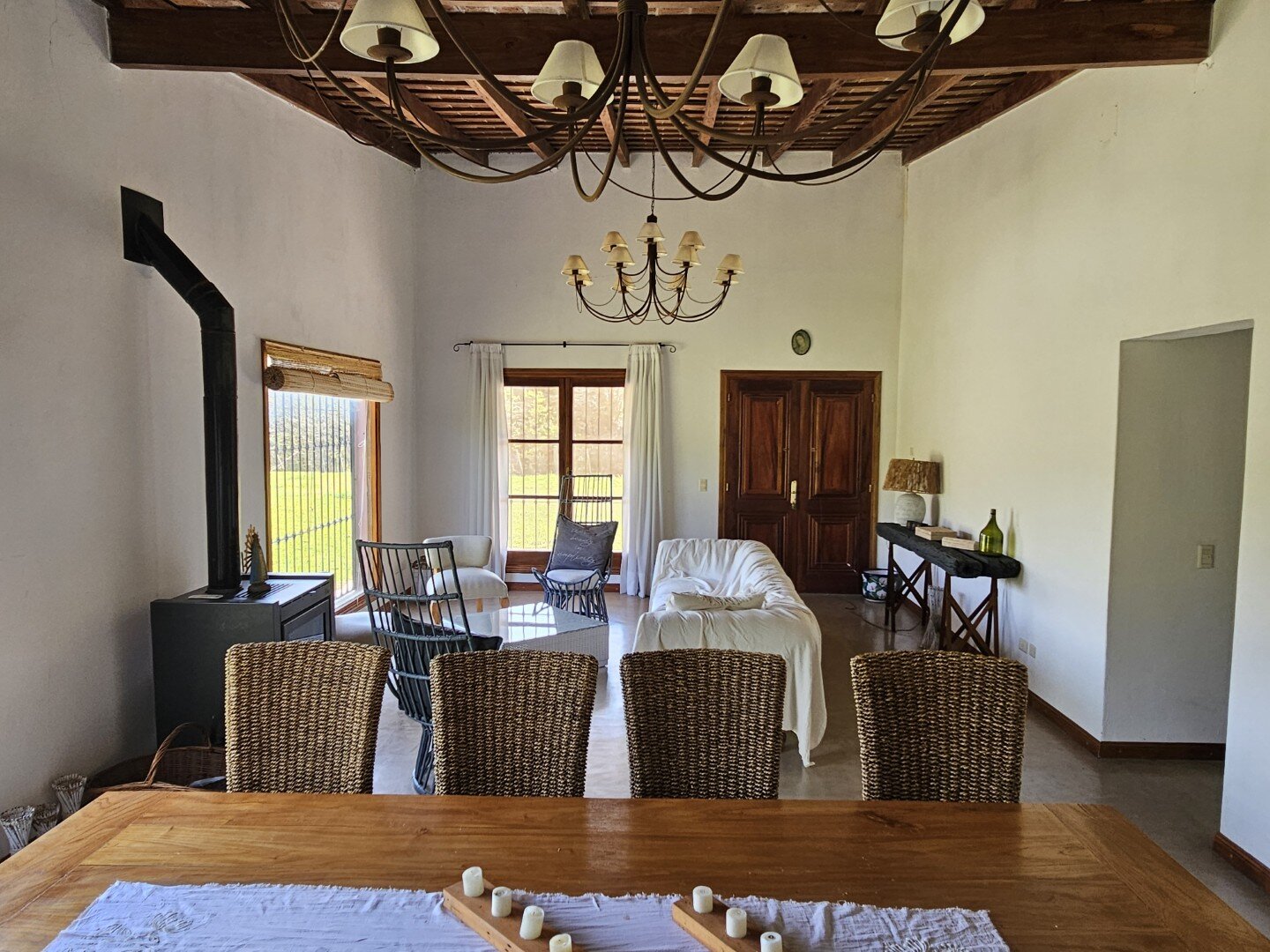 Casa quinta, de tres dormitorios, tres baños y amplio terreno con pileta. Exclente estado — foto 10