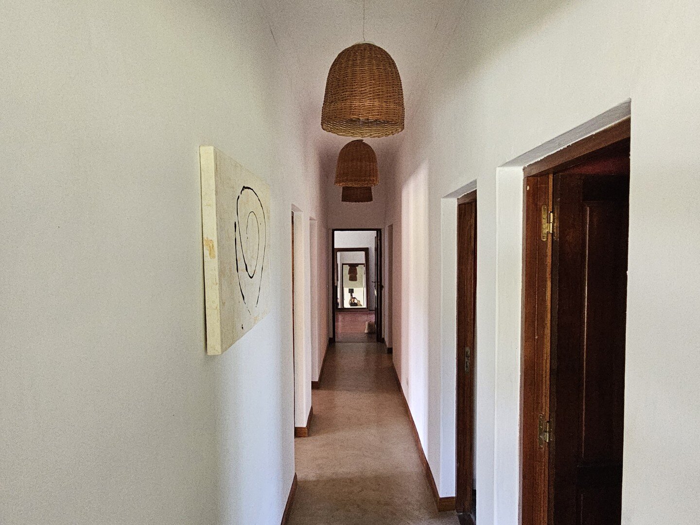 Casa quinta, de tres dormitorios, tres baños y amplio terreno con pileta. Exclente estado — foto 12