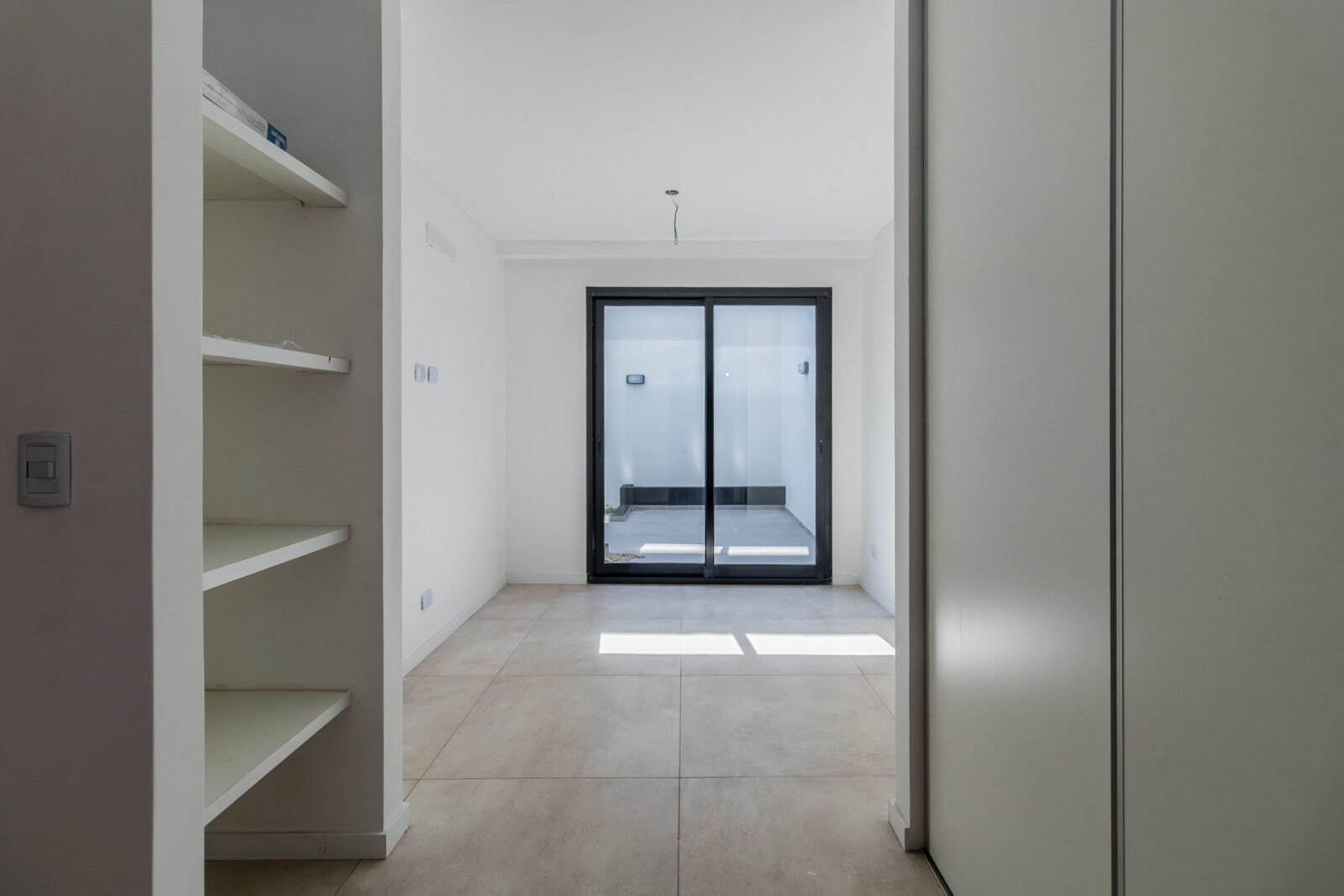 Venta. Departamento 3 ambientes a estrenar. Con patio. Eléctrico. Liniers - 18
