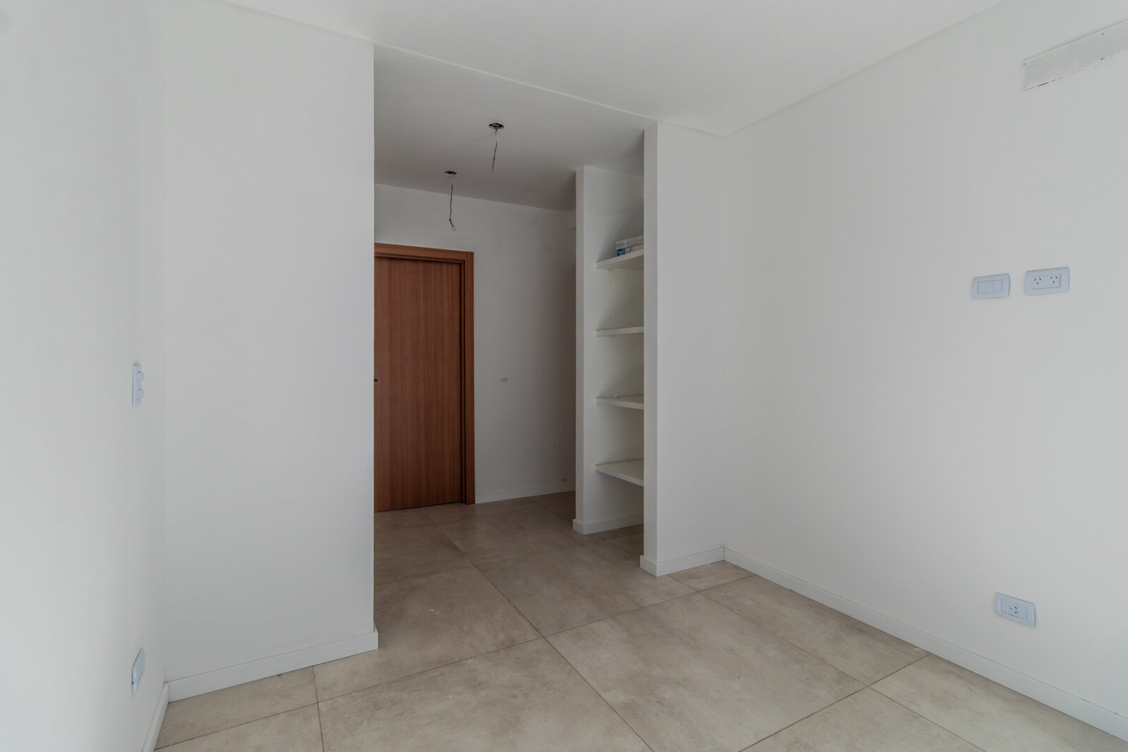 Venta. Departamento 3 ambientes a estrenar. Con patio. Eléctrico. Liniers - 19