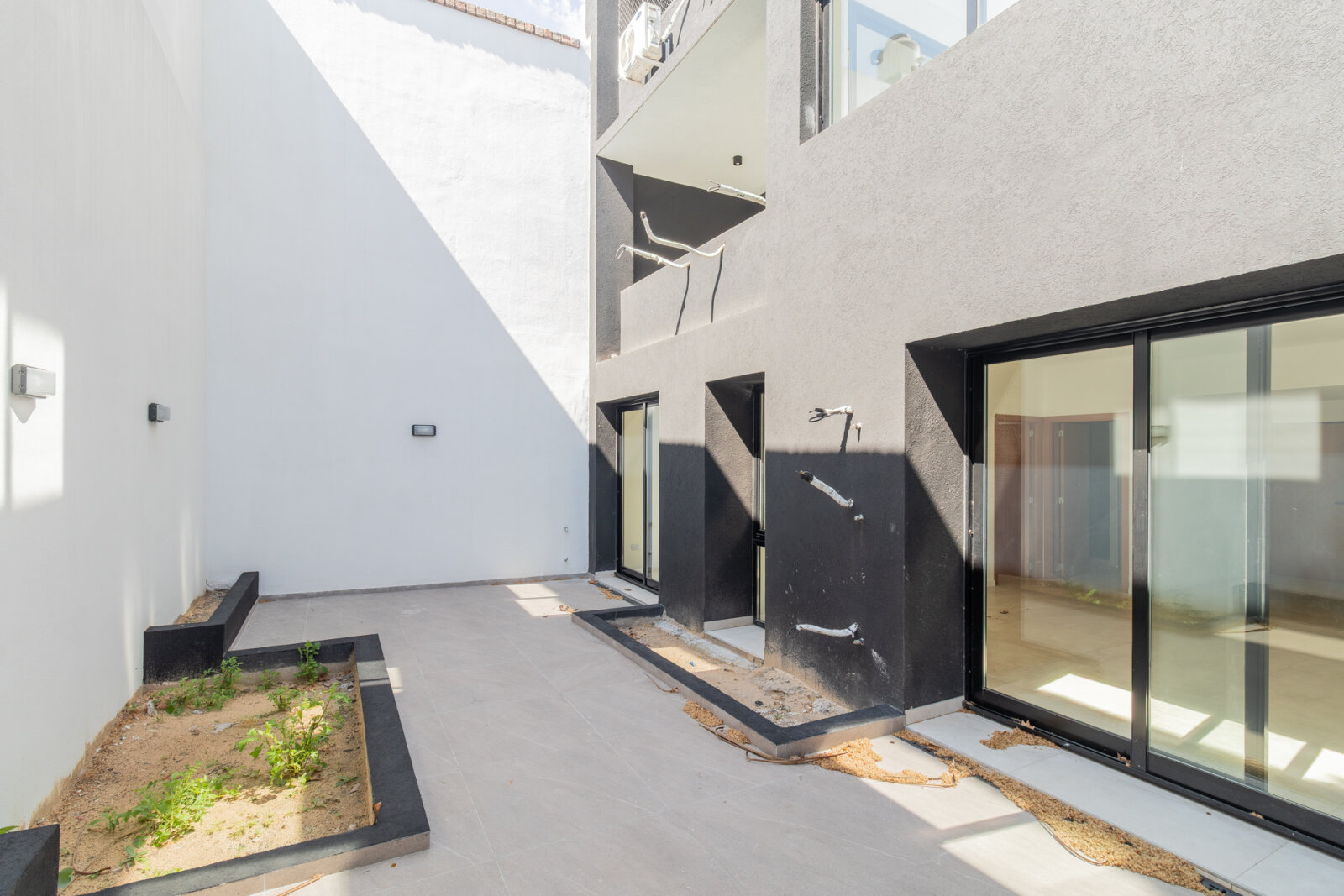 Venta. Departamento 3 ambientes a estrenar. Con patio. Eléctrico. Liniers - 24