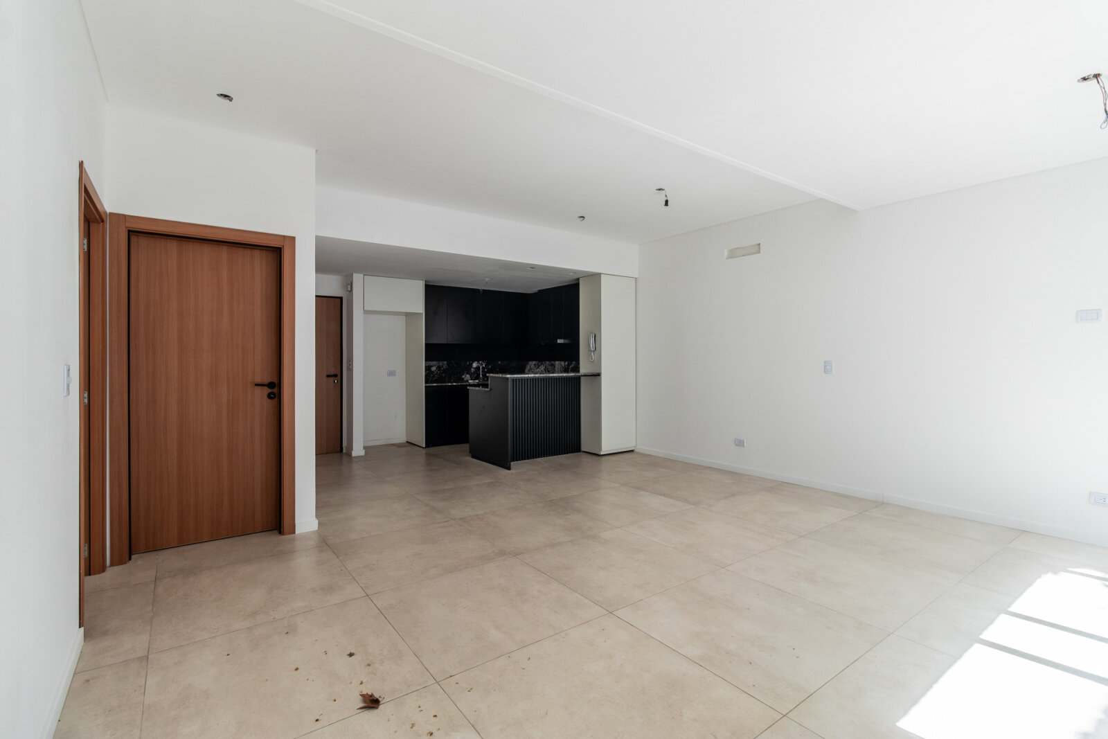 Venta. Departamento 3 ambientes a estrenar. Con patio. Eléctrico. Liniers - 9