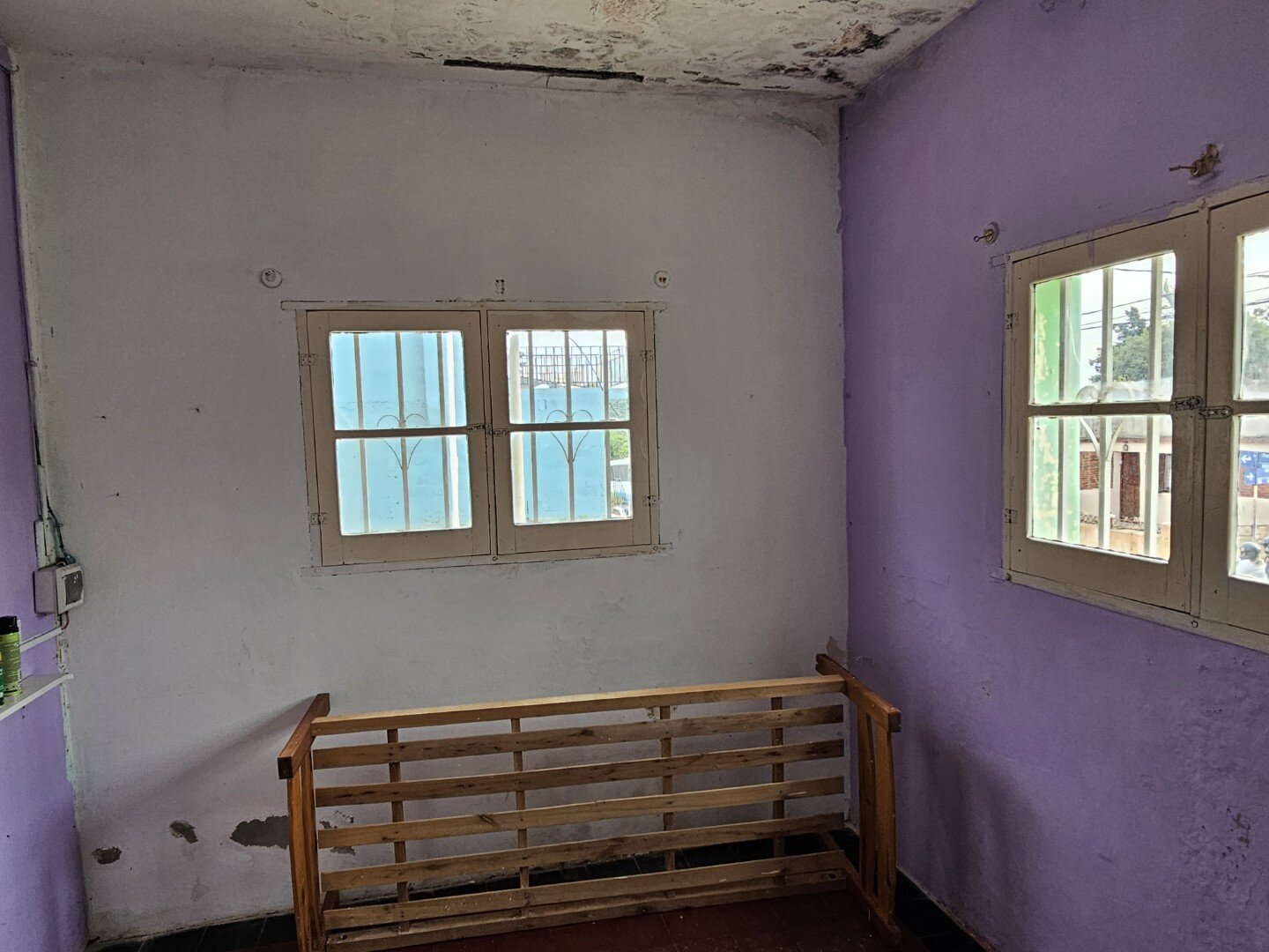 Casa a refaccionar, exclente esquina. Abasolo y Berutti - 22