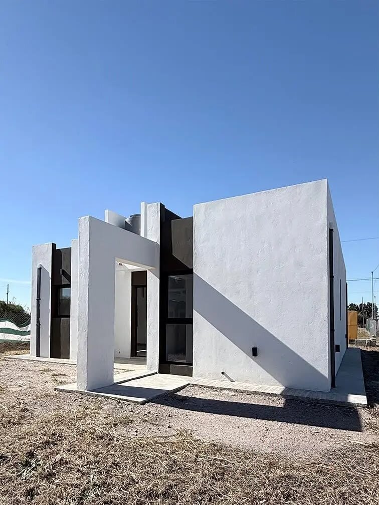 Casa en Altos De La Colina, Colonia Tirolesa- 2 dorm todo en 1 planta. A estrenar