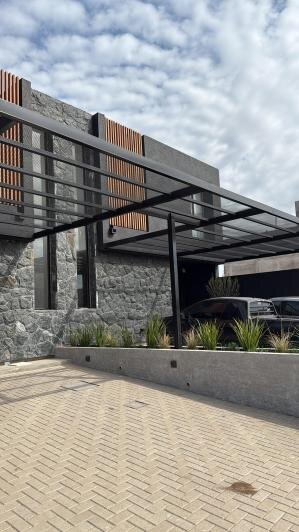 DÚPLEX DE DISEÑO 3 DORMITORIOS | BRISAS DE MANANTIALES II — foto 12