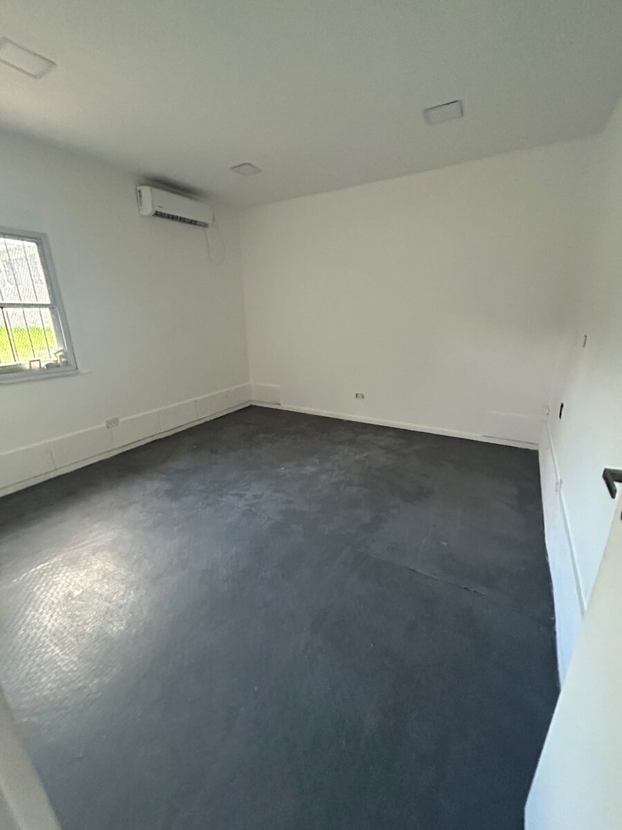 ALQUILER DE LOCAL DE 67m² EN PILAR CENTRO - 3
