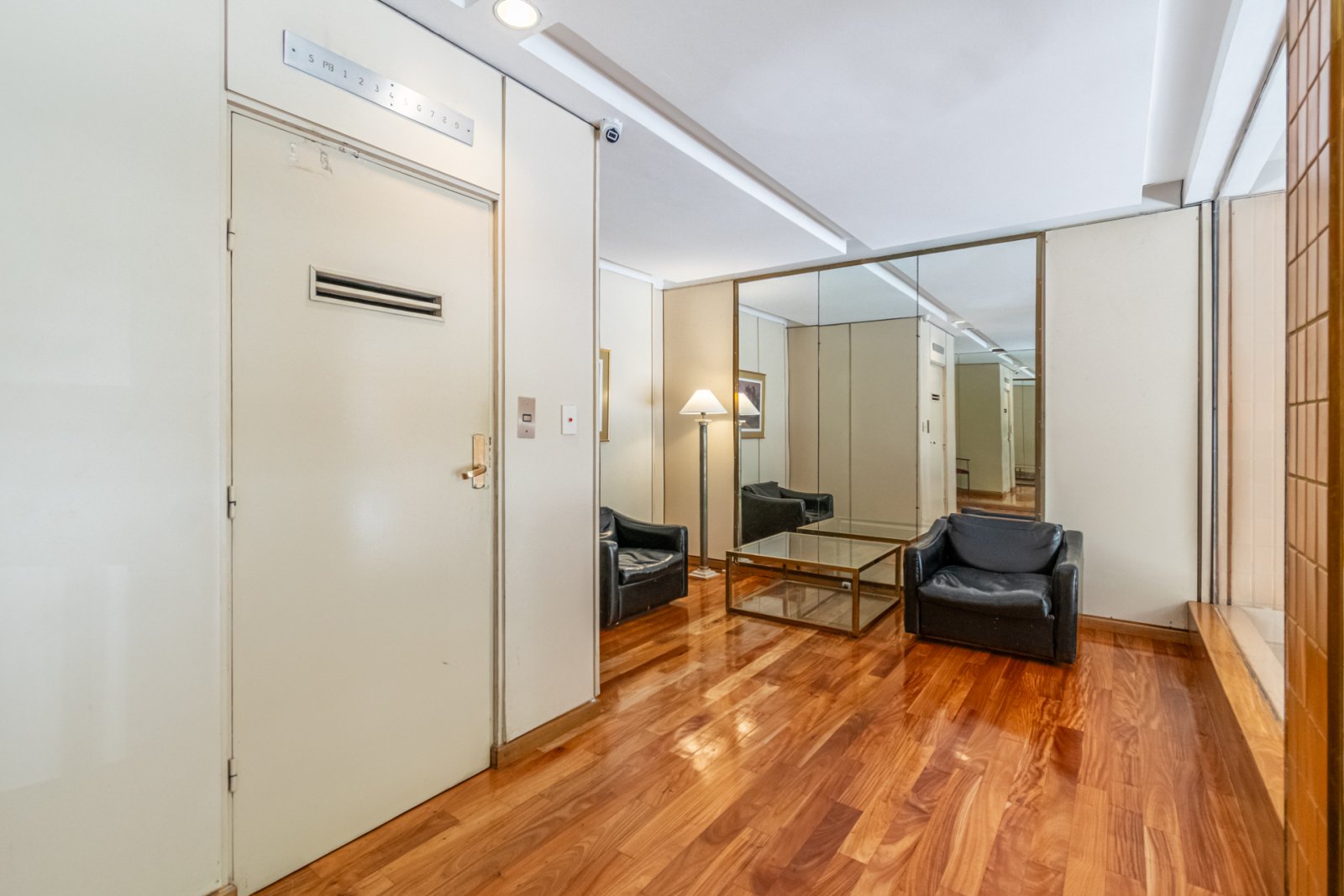 DEPARTAMENTO - SUPER LUMINOSO - COMODO ESPACIO GUARDA COCHE - BAULERA - 39