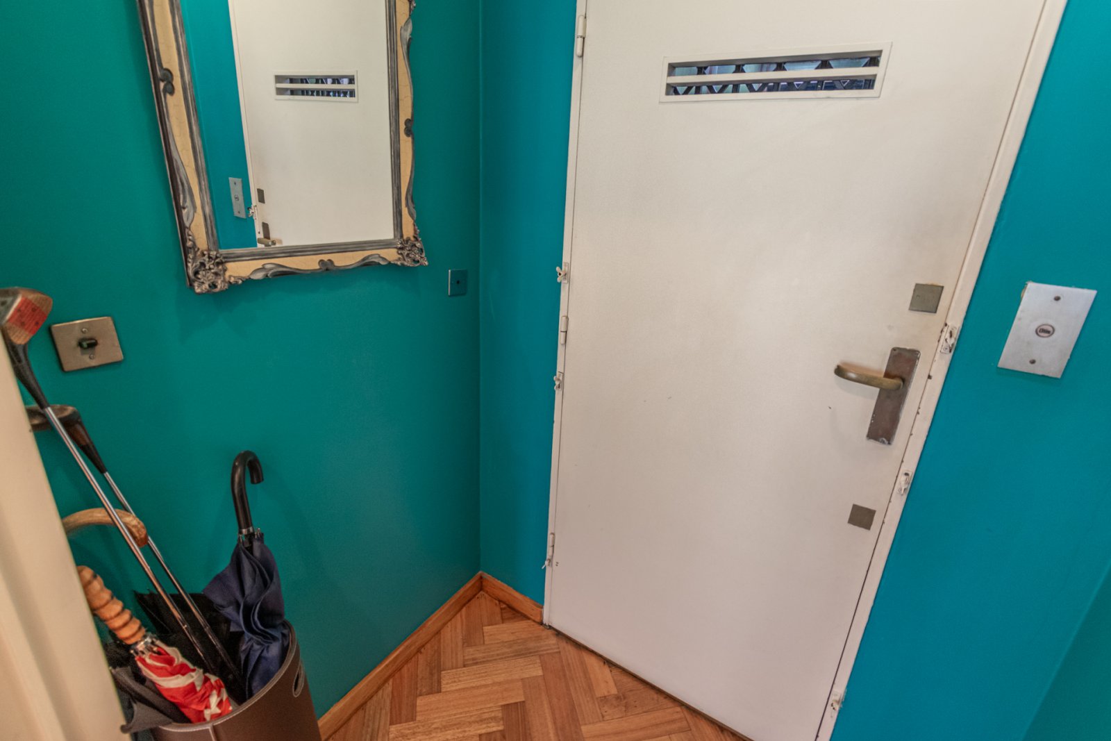 DEPARTAMENTO - SUPER LUMINOSO - COMODO ESPACIO GUARDA COCHE - BAULERA - 13