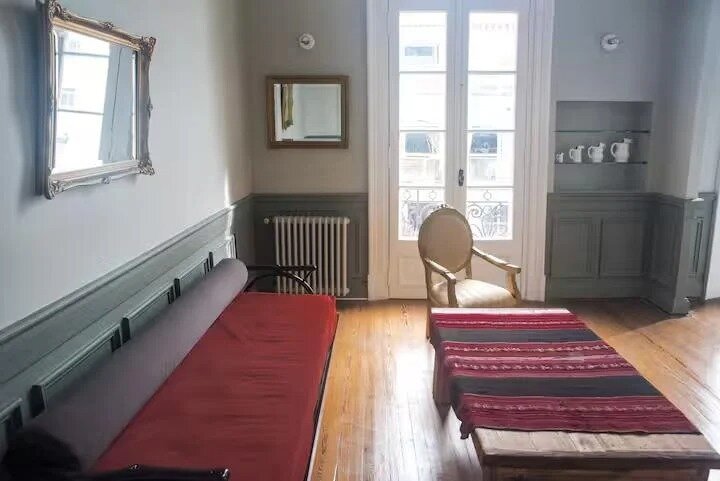 Monserrat, Chile 900, 3 amb, 80m2, u$S 2,000 - 3