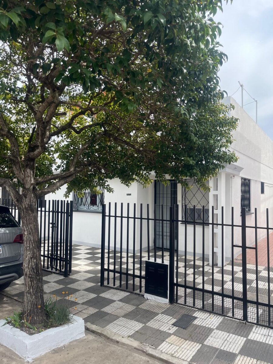 PESSAN Y LARREA BARRIO AZCUENAGA AMPLIA CASA 3 DORMITORIOS — foto 3