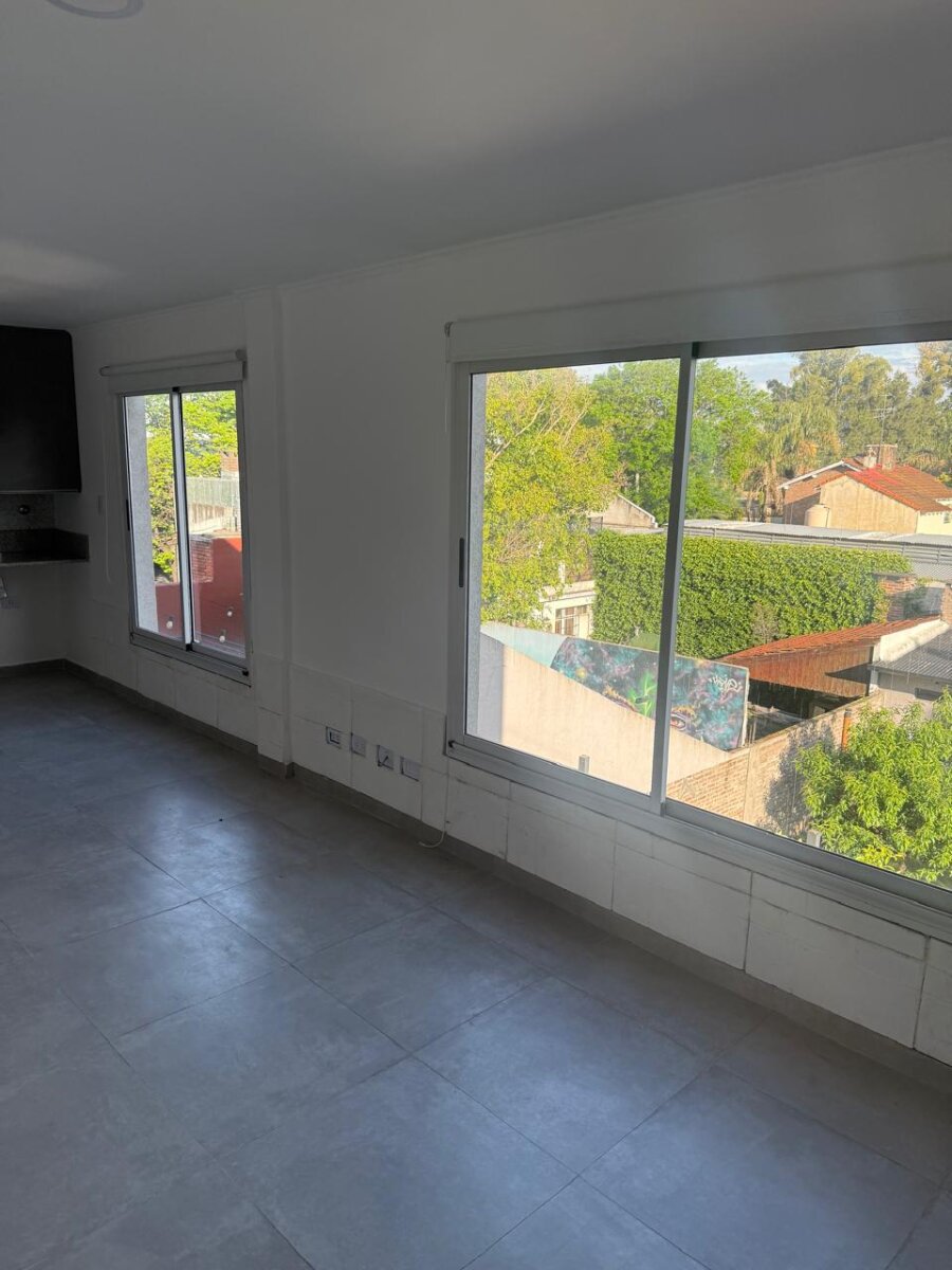 Monoambiente contrafrente en alquiler - Rivadavia, Ituzaingó — foto 4