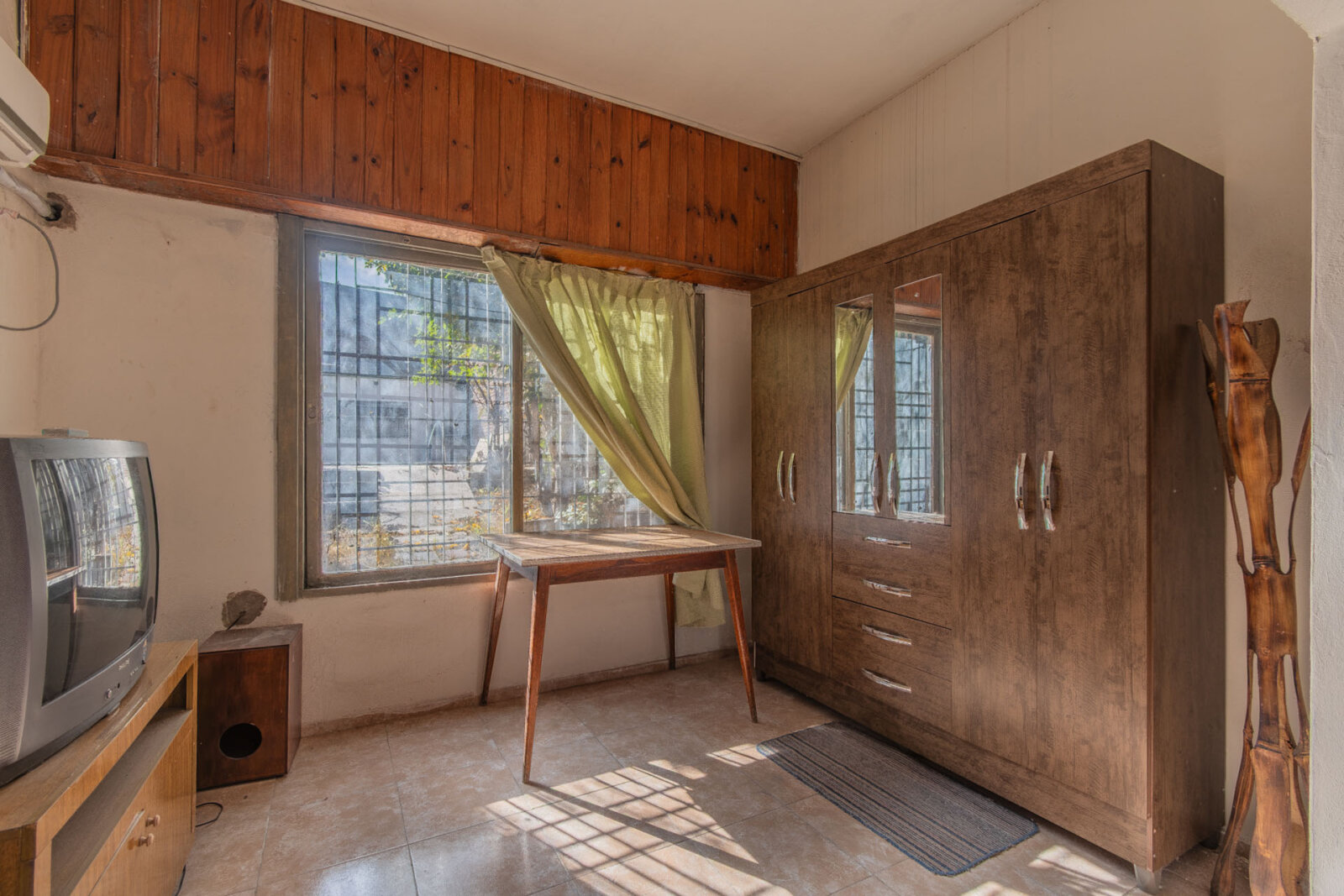 Venta en block. Varias unidades. Posibilidad subdivisión. Ideal inversor. Morón - 23