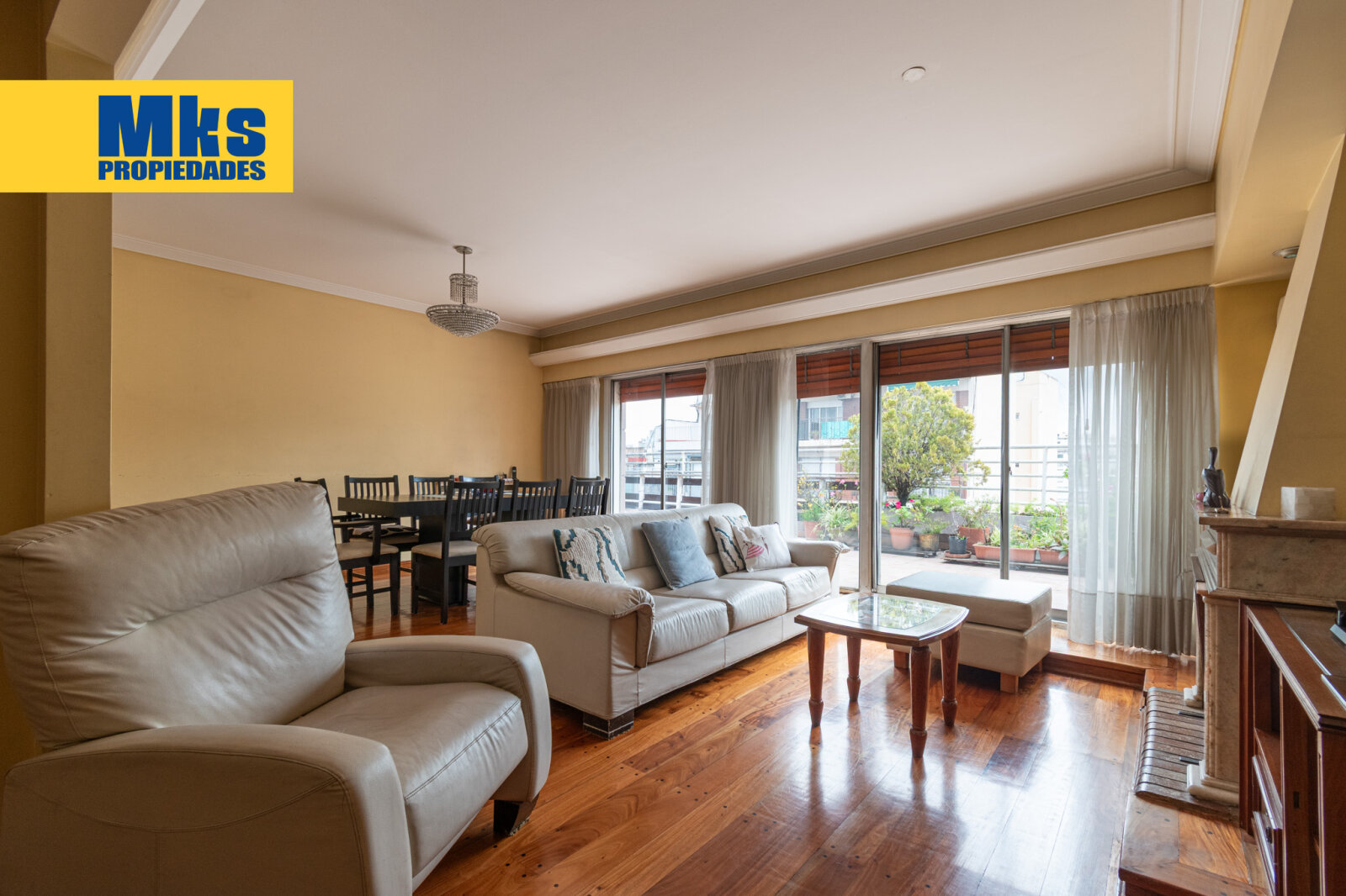 Departamento de 5 Ambientes c/dep en Venta 204 m2 con balcon aterrazado, cochera y baulera. — foto 2