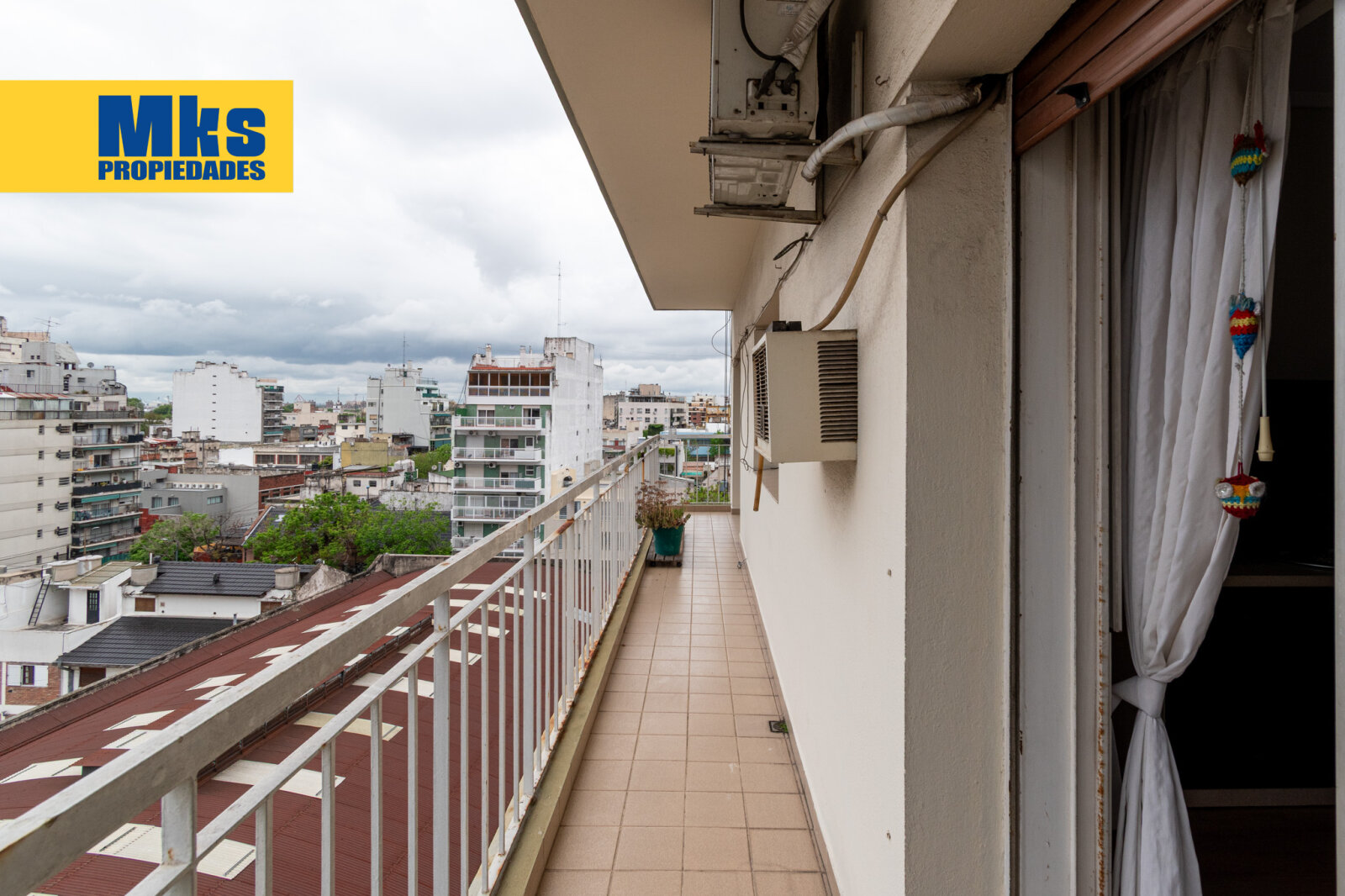 Departamento de 5 Ambientes c/dep en Venta 204 m2 con balcon aterrazado, cochera y baulera. - 23