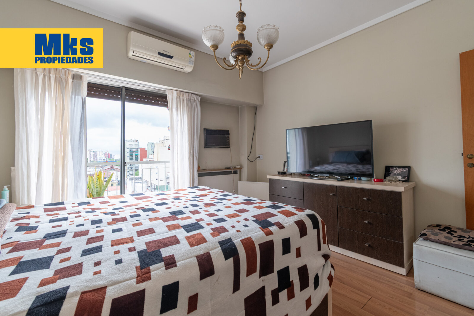 Departamento de 5 Ambientes c/dep en Venta 204 m2 con balcon aterrazado, cochera y baulera. - 19