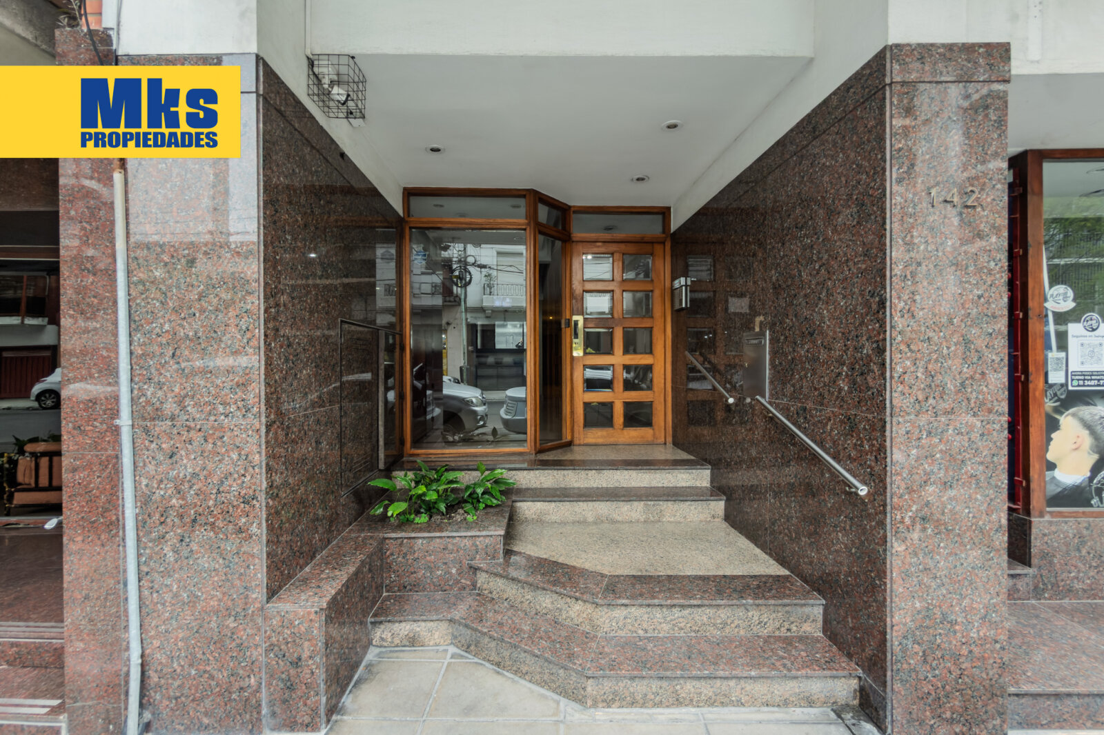 Departamento de 5 Ambientes c/dep en Venta 204 m2 con balcon aterrazado, cochera y baulera. - 44