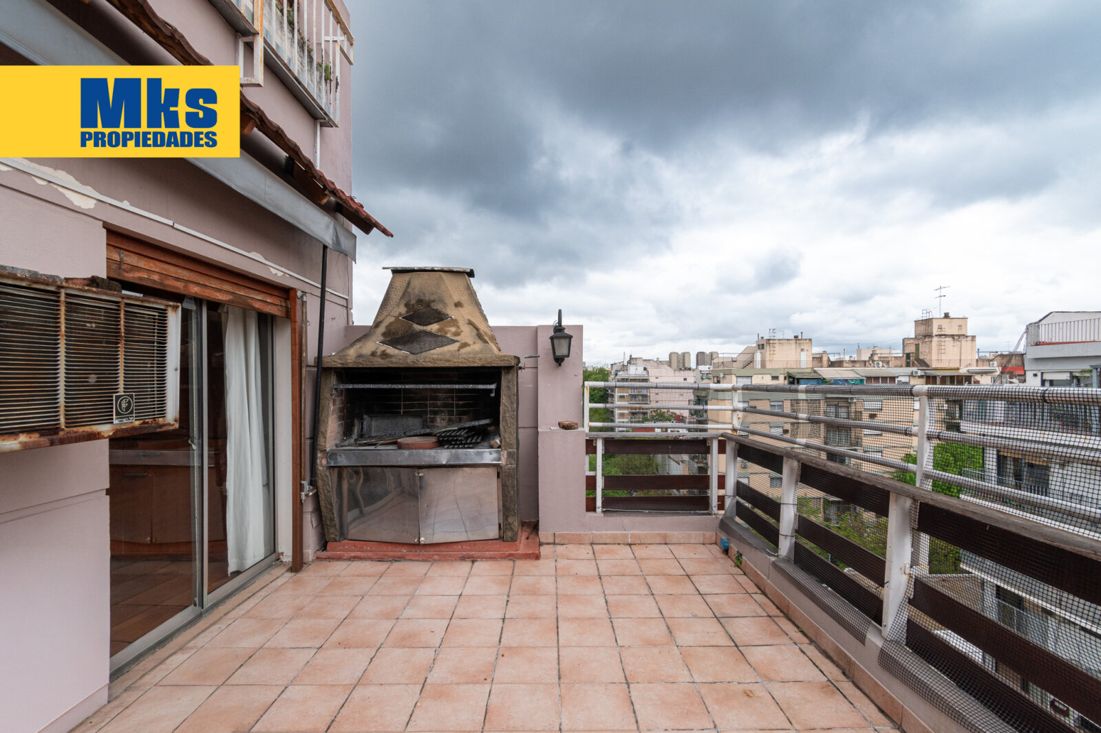Departamento de 5 Ambientes c/dep en Venta 204 m2 con balcon aterrazado, cochera y baulera. — foto 7