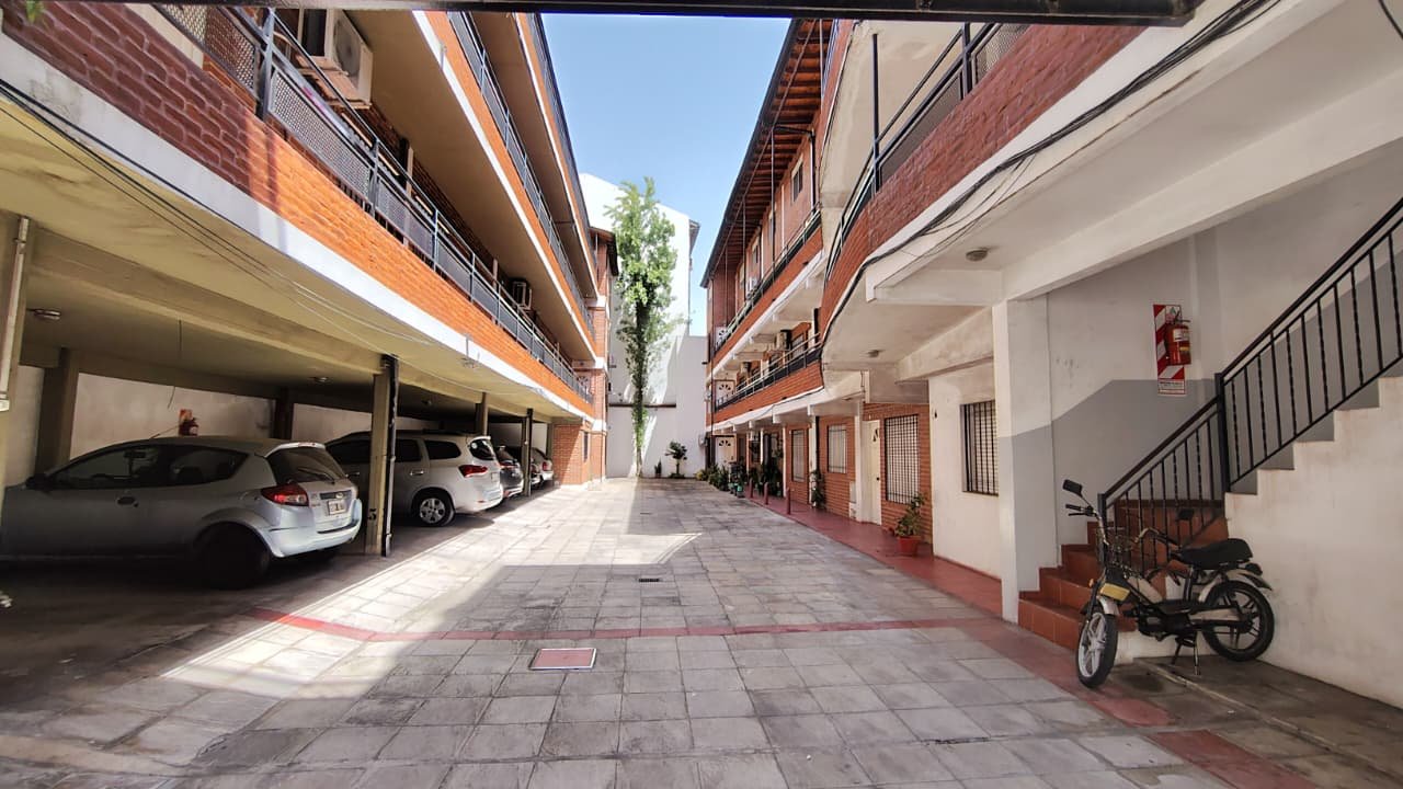 Departamento 3 ambientes/ tipo duplex - Alquiler — foto 3