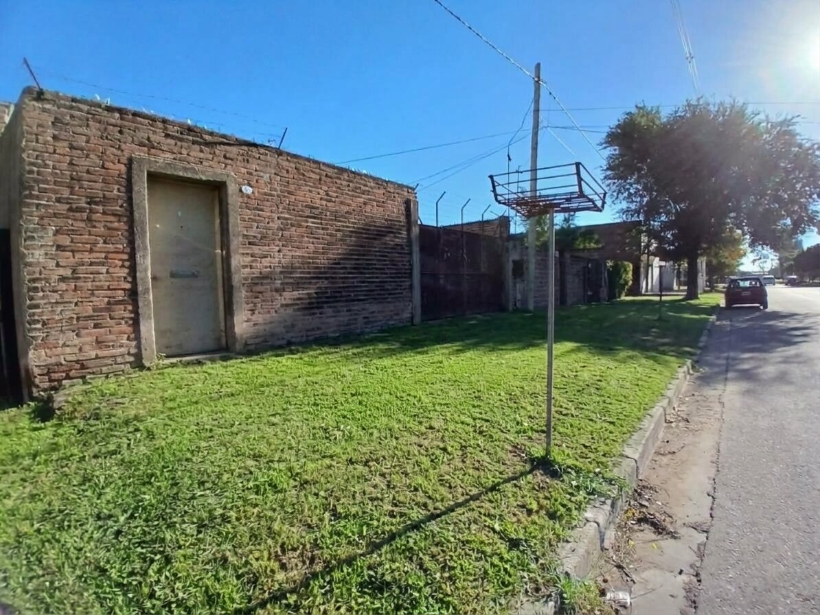 Galpon en Venta , barrio Los Almendros - 6