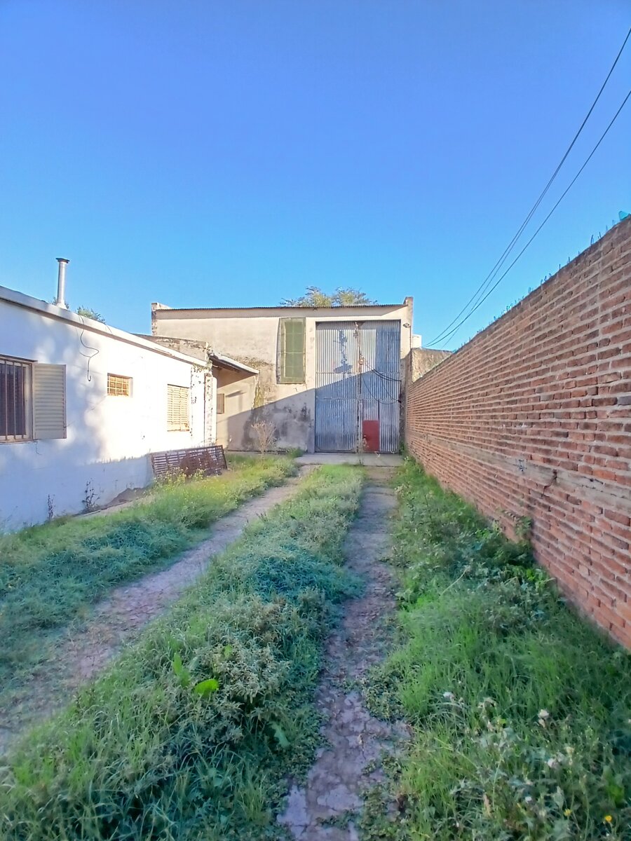 Galpon en Venta , barrio Los Almendros - 13