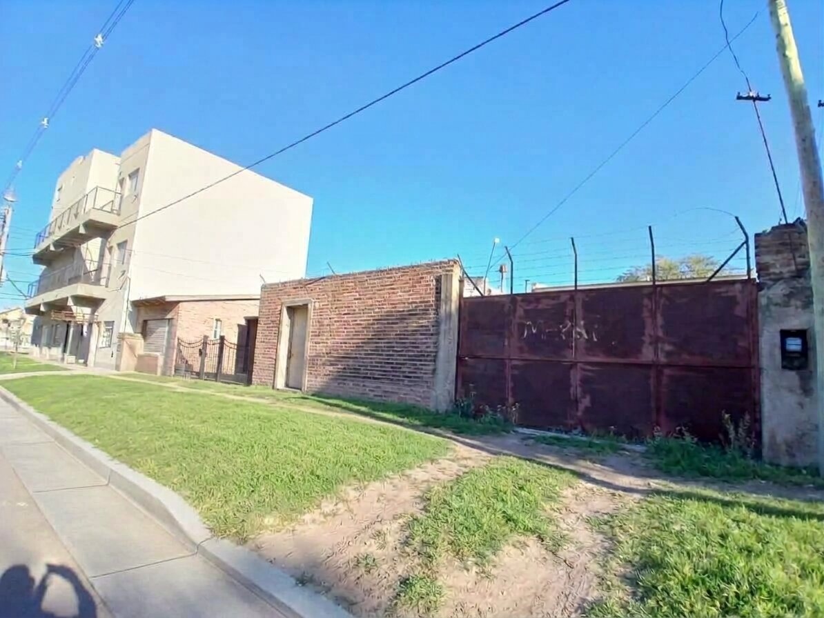 Galpon en Venta , barrio Los Almendros - 5