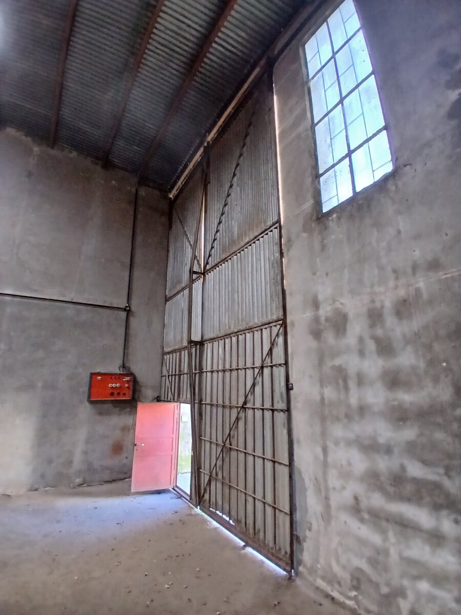 Galpon en Venta , barrio Los Almendros - 17