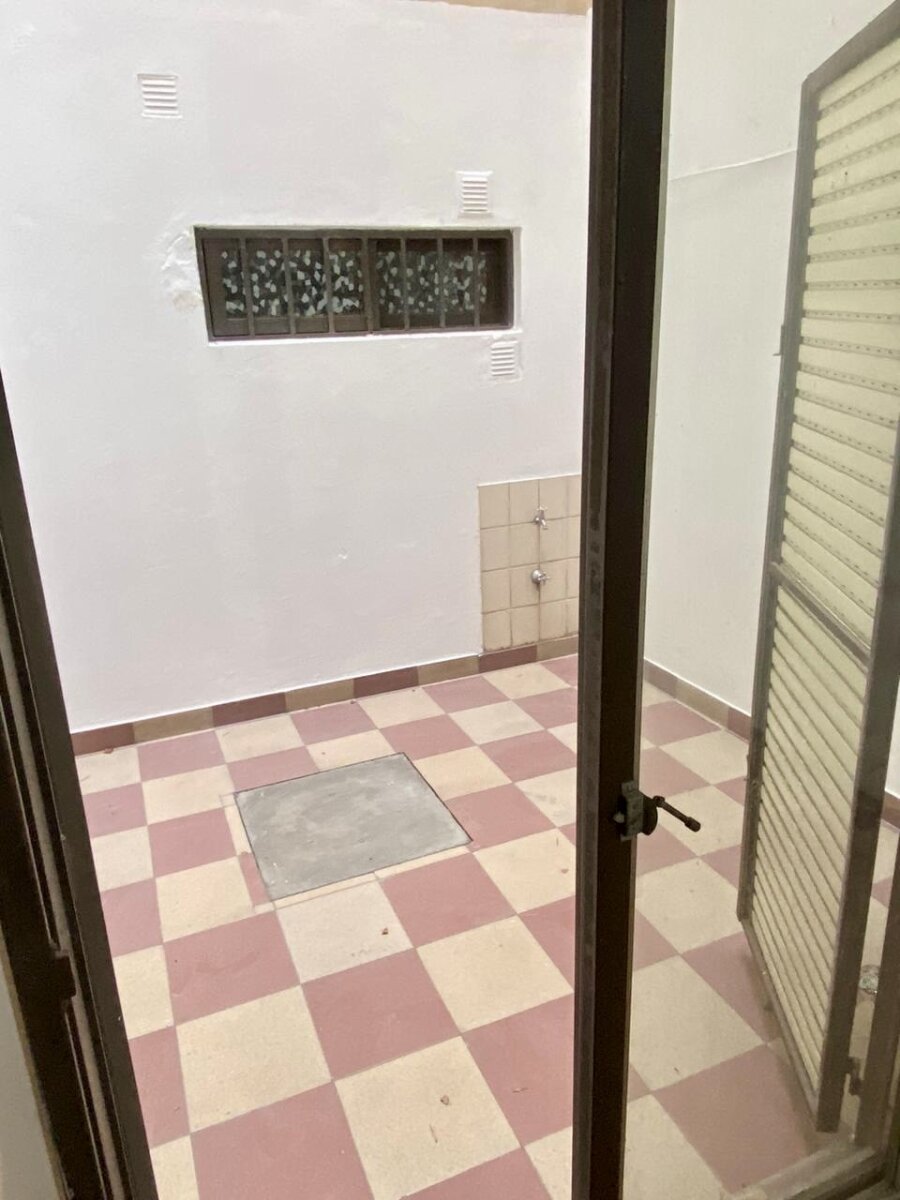 Planta Baja con 2 Patios y 1 Dormitorio. La Sexta. — foto 3