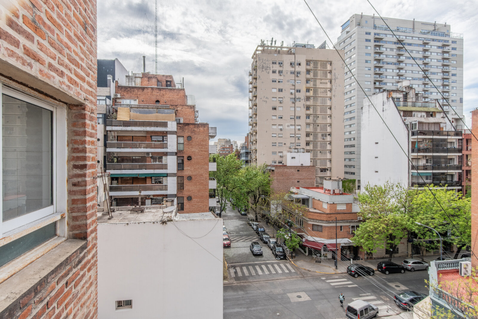 DEPARTAMENTO . FRENTE . CON BALCÓN — foto 11
