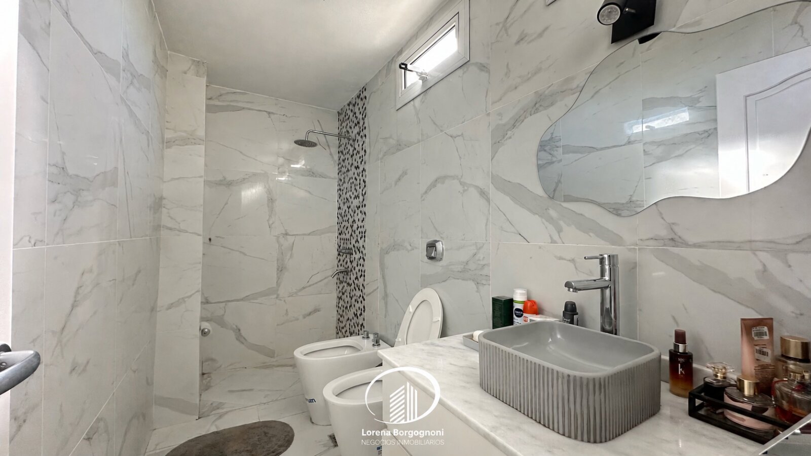 Casa en Venta La Cascada Country Golf -- 3 Dormitorios 2 Baños - 24