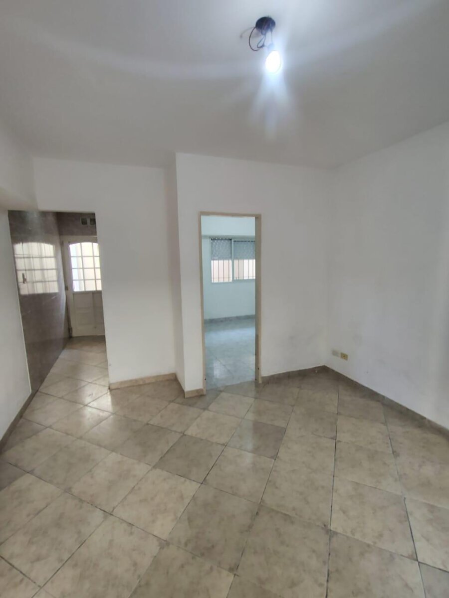 Departamento 3 ambientes con patio en castelar — foto 4