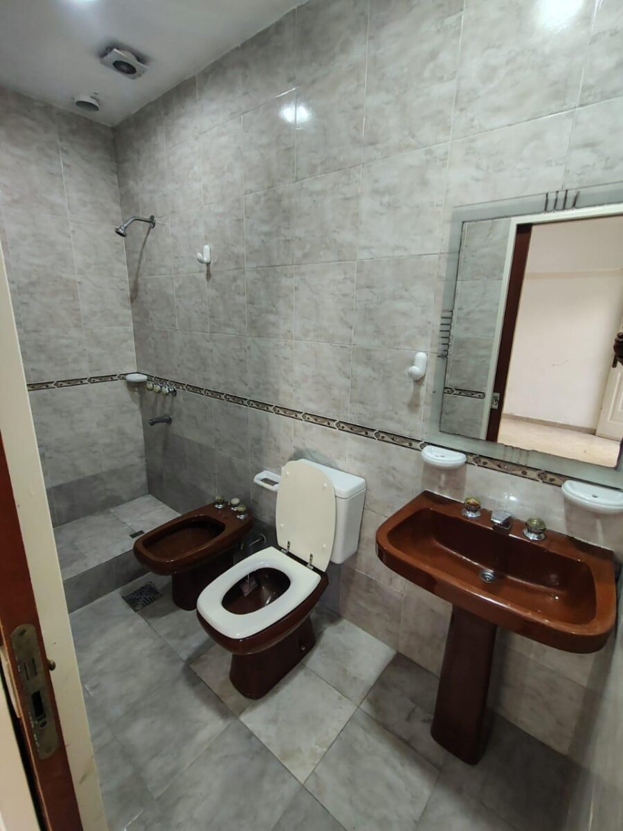 Departamento 3 ambientes con patio en castelar - 20
