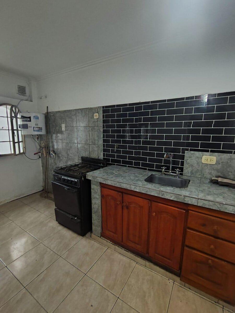Departamento 3 ambientes con patio en castelar — foto 9