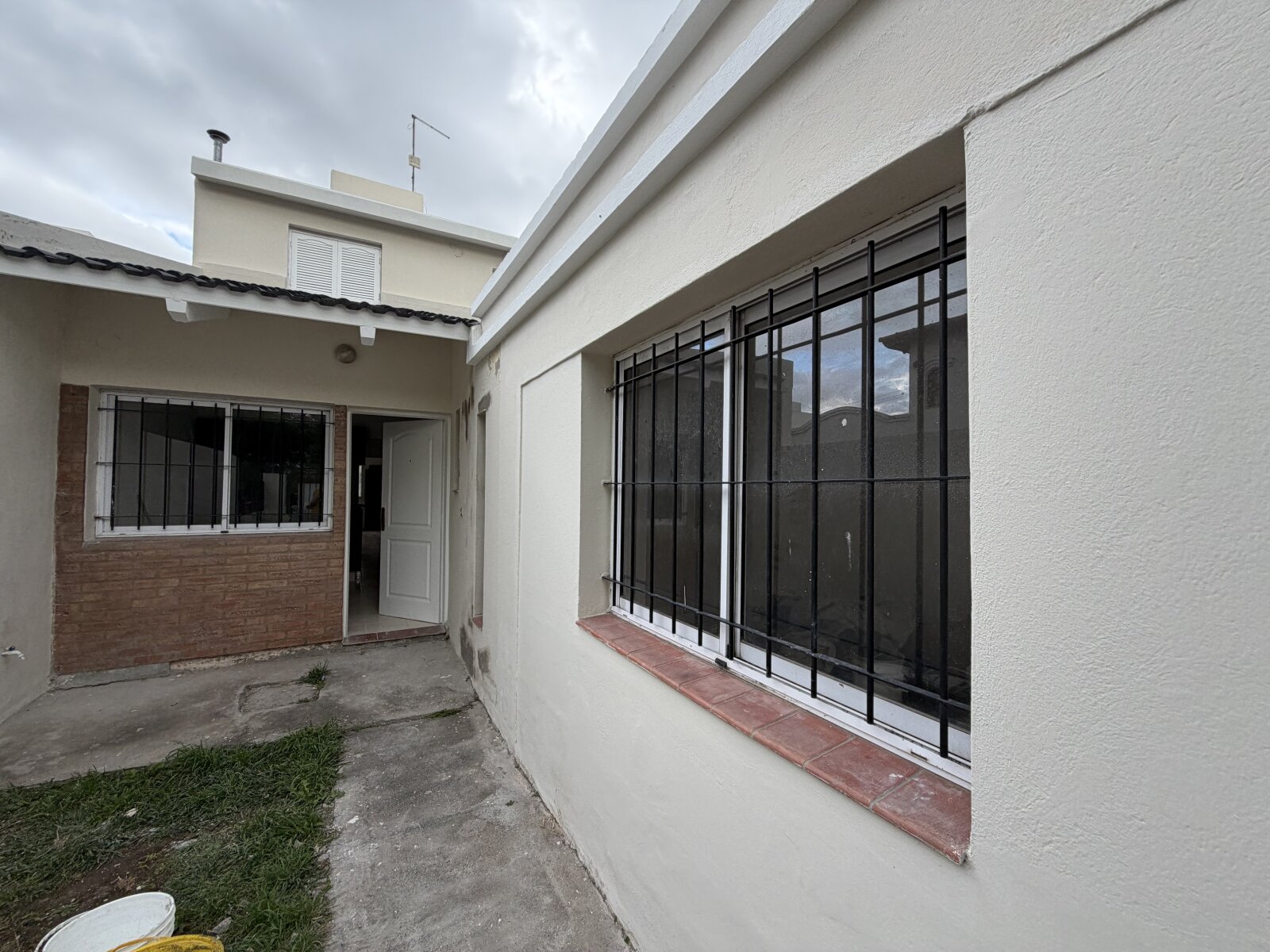 Duplex en Venta - 4 dormitorios - Barrio Poeta Lugones — foto 2