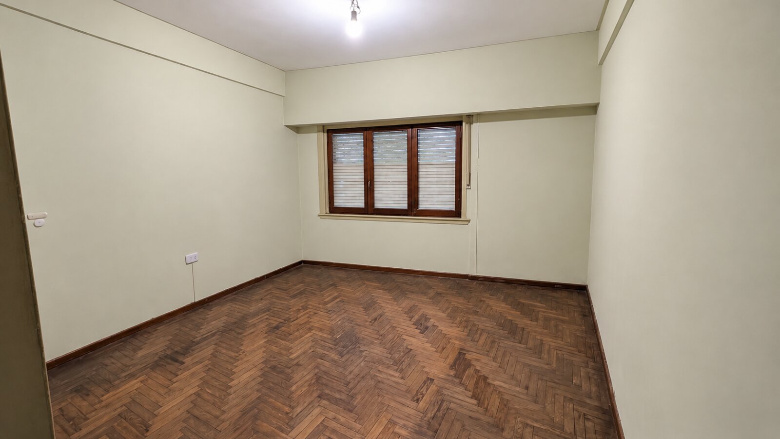 DEPTO 3 AMB BERNAL CENTRO + 2 BALCONES — foto 9