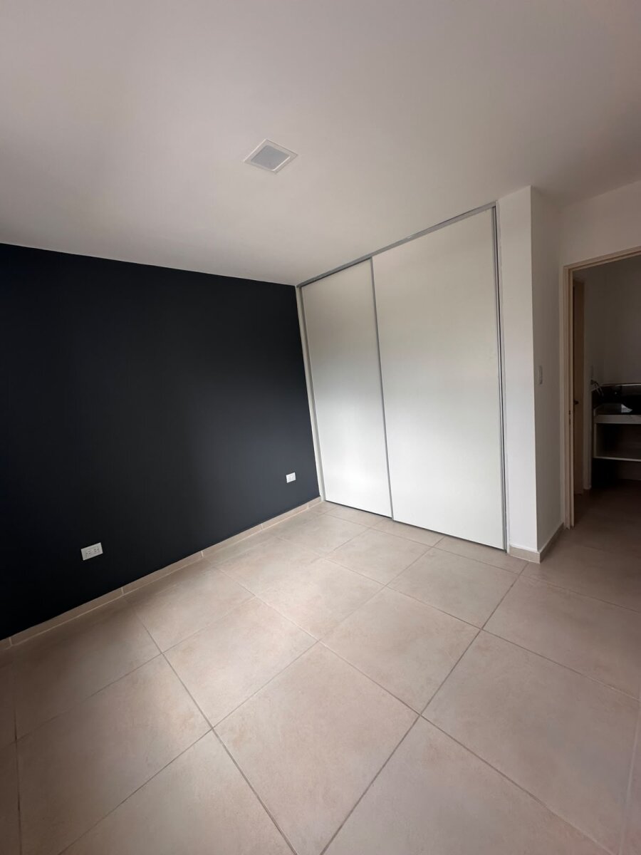 Se alquila departamento de 1 dormitorio en Barrio General Paz - Imagen 5