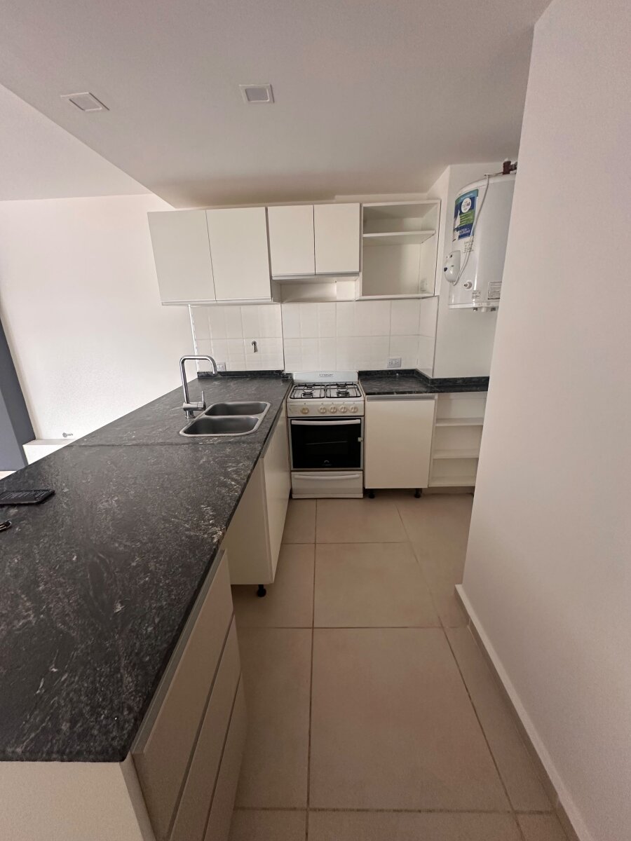 Se alquila departamento de 1 dormitorio en Barrio General Paz - Imagen 3